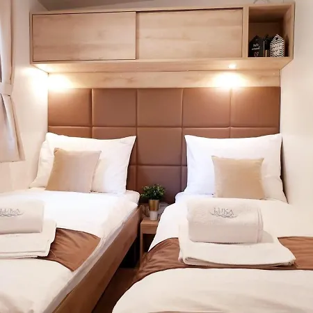 Сasa de vacaciones Sandra Homes *