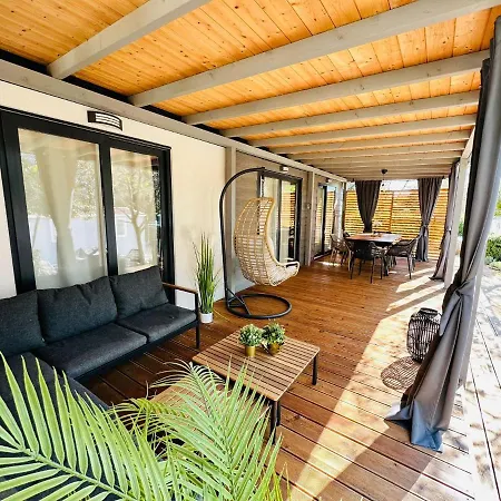 Sandra Homes Biograd Na Moru